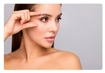 AUGENBRAUENLIFTING ÄSTHETIK